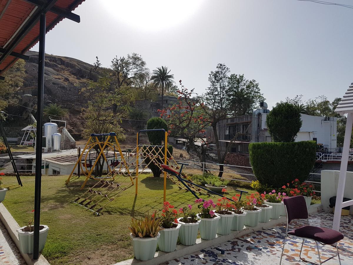 Hotel Karnavati Mount Abu Exterior foto